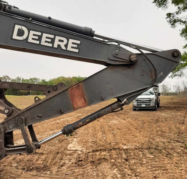 Auction John Deere G Lc Excavator Cag