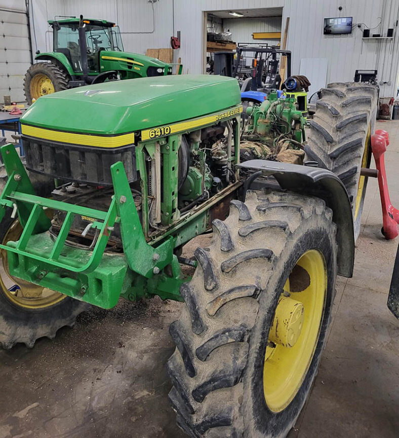 Auction 2001 John Deere 6410 Tractor Cag