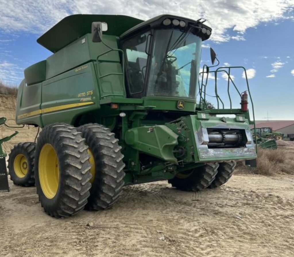 Auction 2009 John Deere 9770 Combine Cag 3121